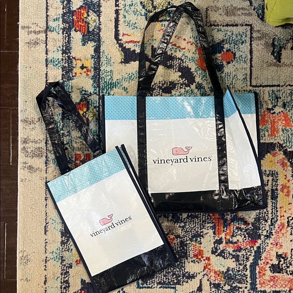 Vineyard Vines Black and Blue Tote Set